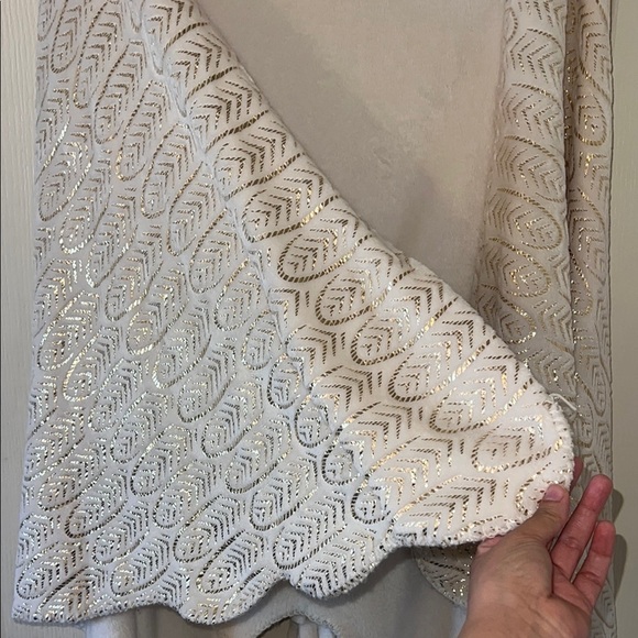 Cozy Cream Cape Unicorn Hooded Blanket with pockets - Picture 6 of 8